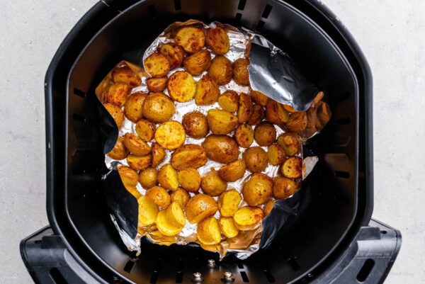 air fryer potatoes | sharefavoritefood.com