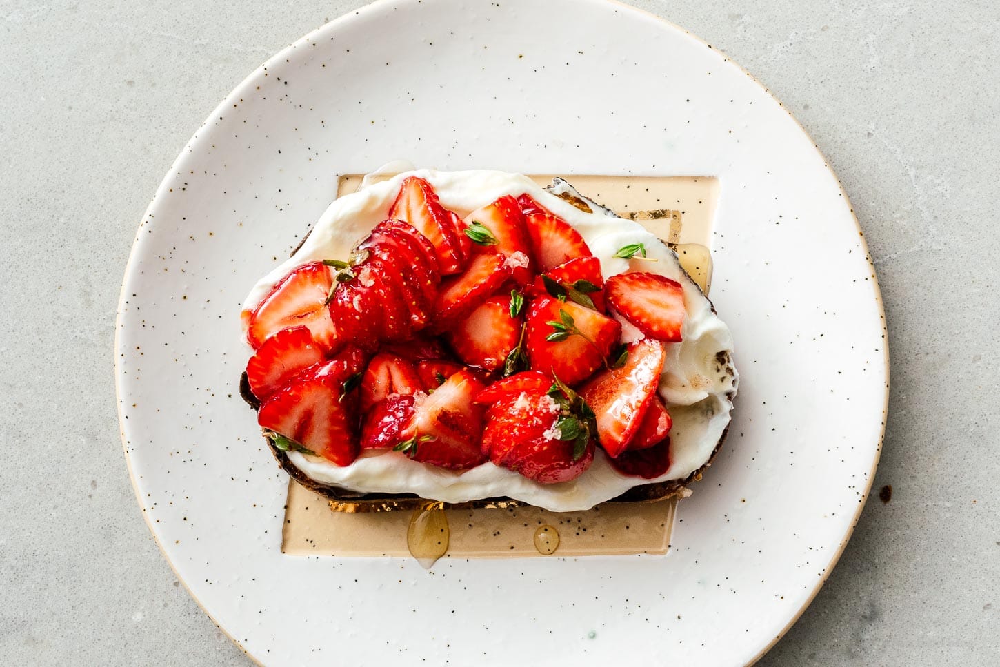 strawberry and honey ricotta toast | sharefavoritefood.com