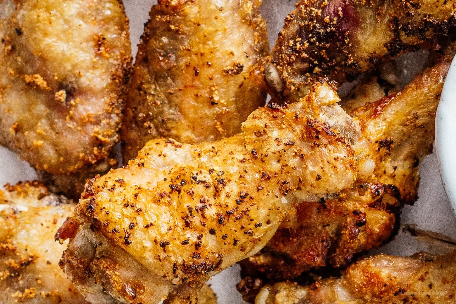chicken wings in air fryer | sharefavoritefood.com