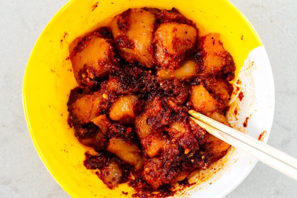 marinating chicken for buldak | sharefavoritefood.com