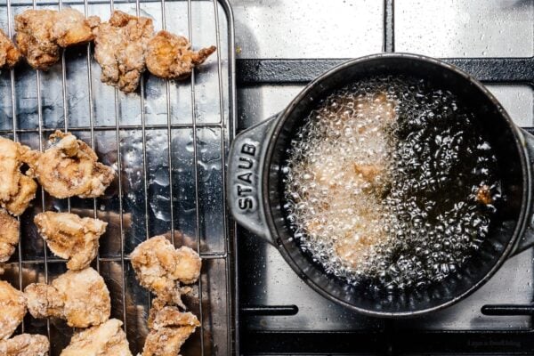 deep frying taiwanese popcorn chicken | sharefavoritefood.com