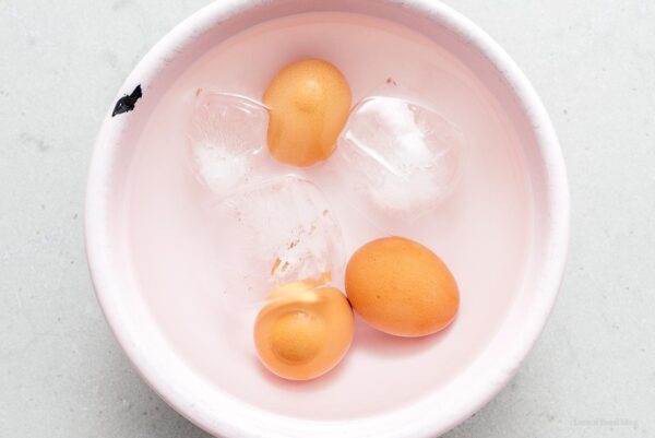 eggs in an ice bath | sharefavoritefood.com
