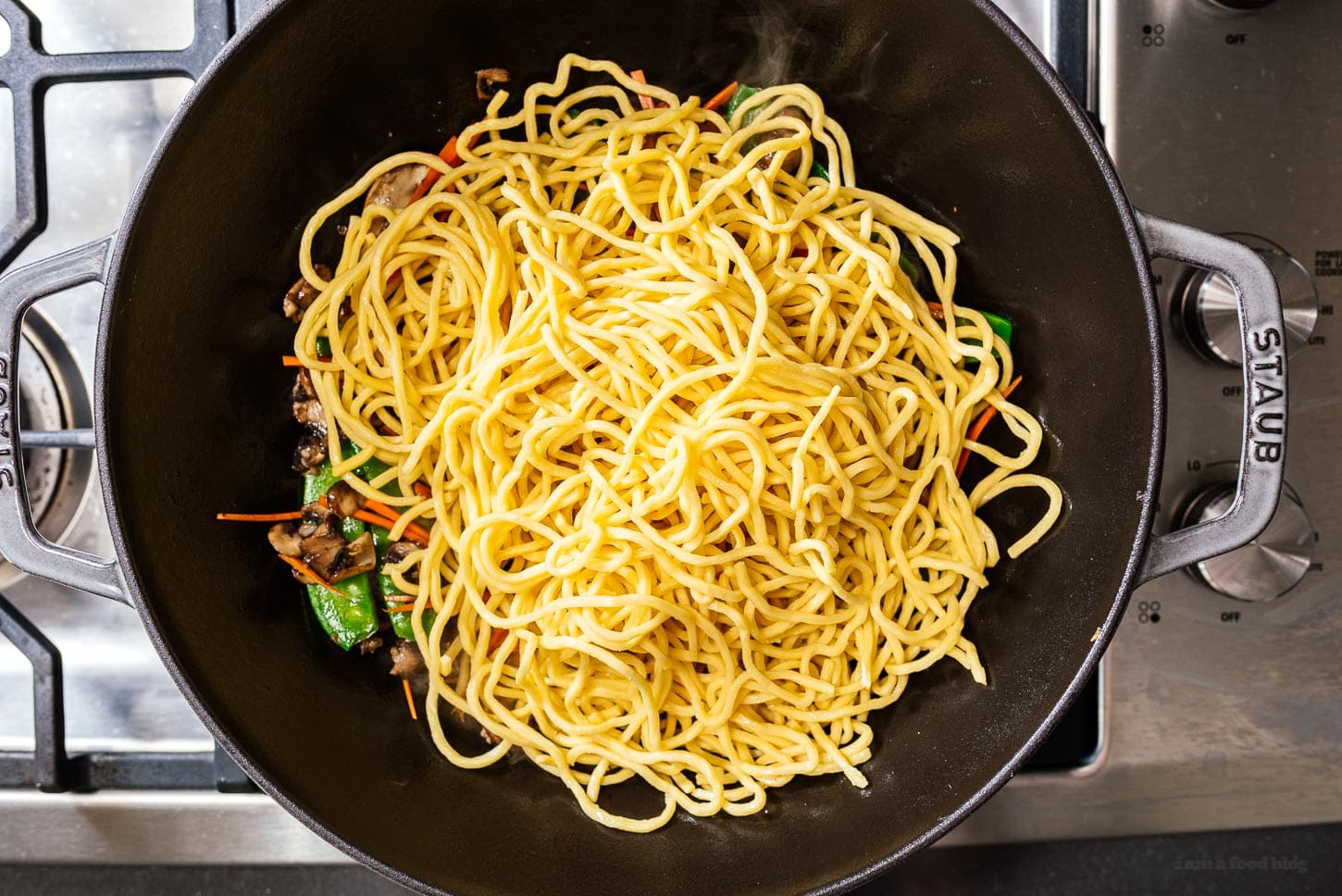 lo mein noodles | sharefavoritefood.com